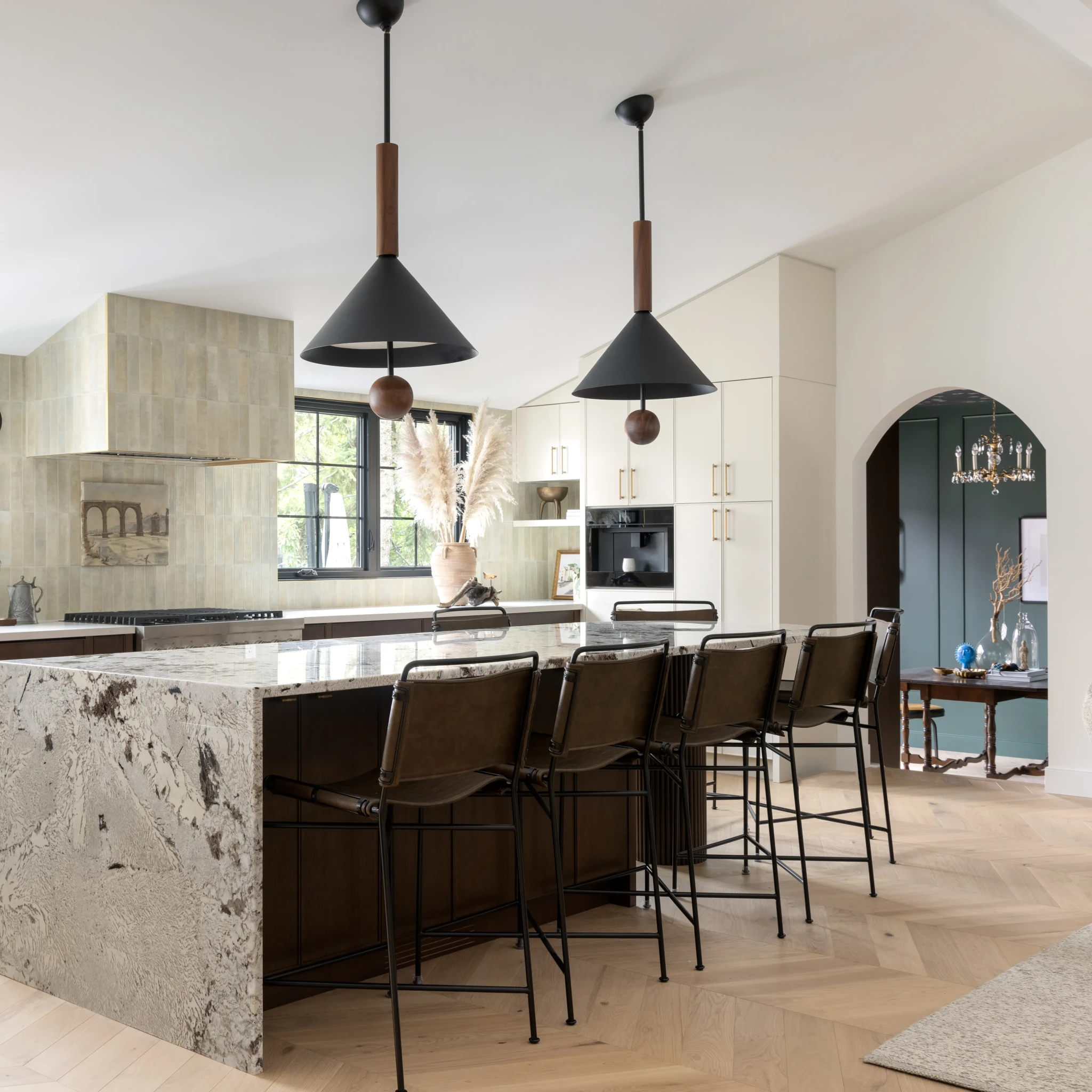 white kitchen room set